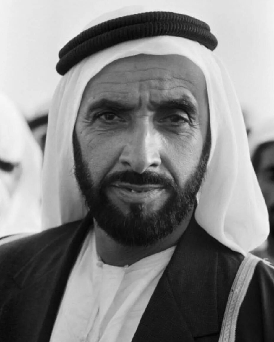 Шейх кахлян оман. Арабский шейх старый. Удивленный араб. Мохаммед хусейн али аль амуди. Арабский шейх абдулазиз.