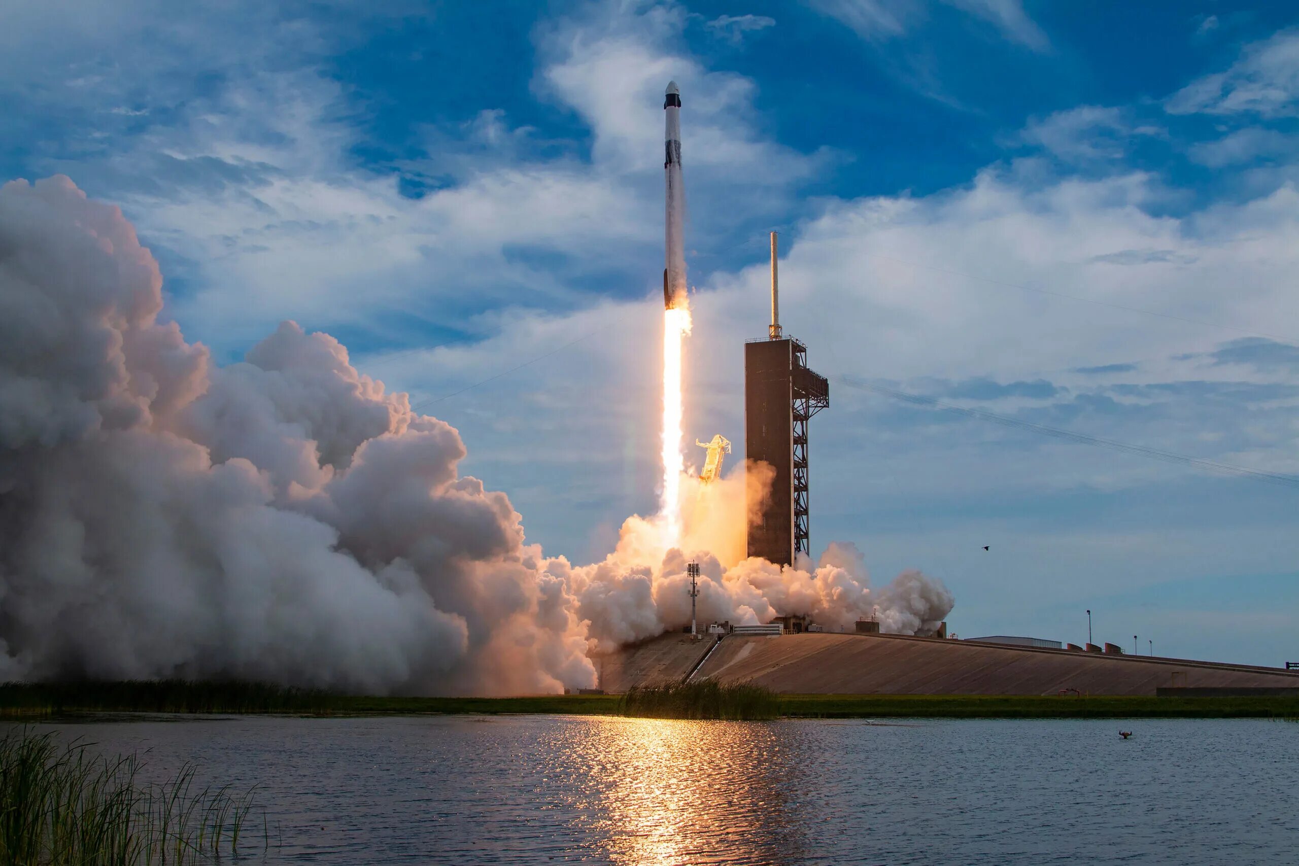 Ракета Falcon 9. Ракета SPACEX. Ракета SPACEX Falcon 9. Ракета SPACEX Starship.