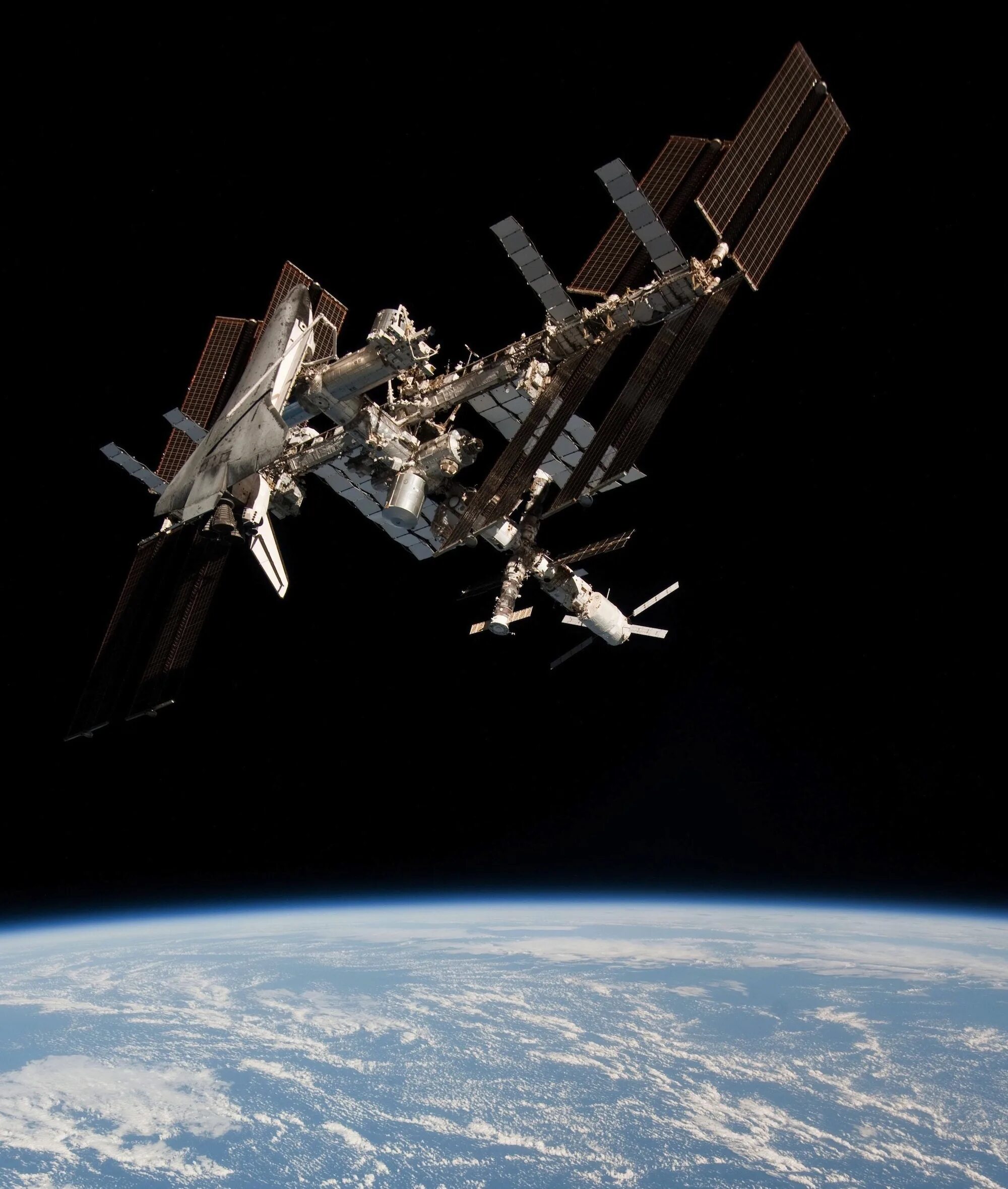 международная космическая станция iss. спутник на орбите. спутник наса станция мкс. спутники сейчас в космосе. российский космический корабль.