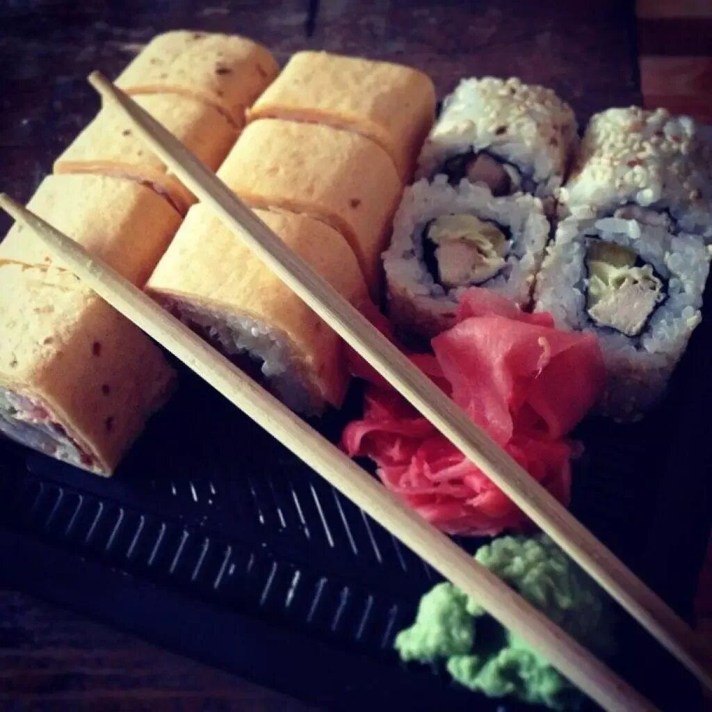 Солнце токио курск кулакова. Суши токио новодвинск. Автосуши бор. Токио отзывы. Ресторан токио лиски.