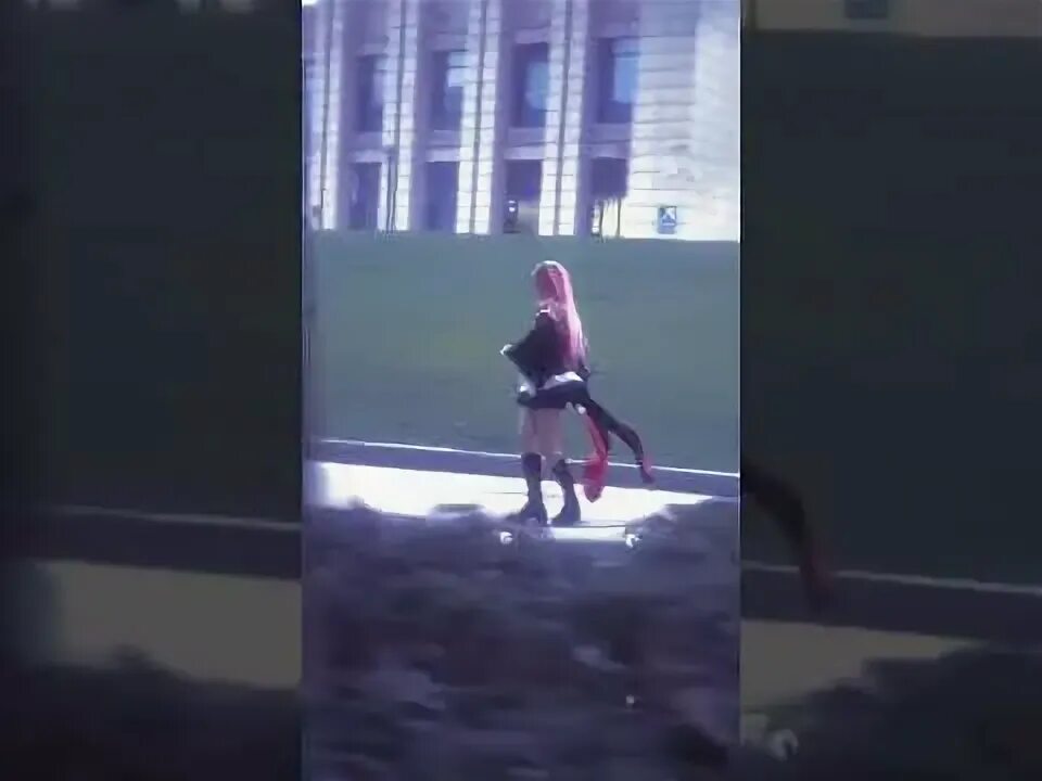 Ты такая классная крутишься в пространстве
