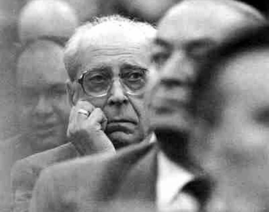 Д с лихачев рекомендовал своим сотрудникам не. Д с лихачев. д. с. лихачёв в 1935 году фото. д с лихачев на белом фоне. 1945 - 1991 из культуры деятельности знамениты люди.