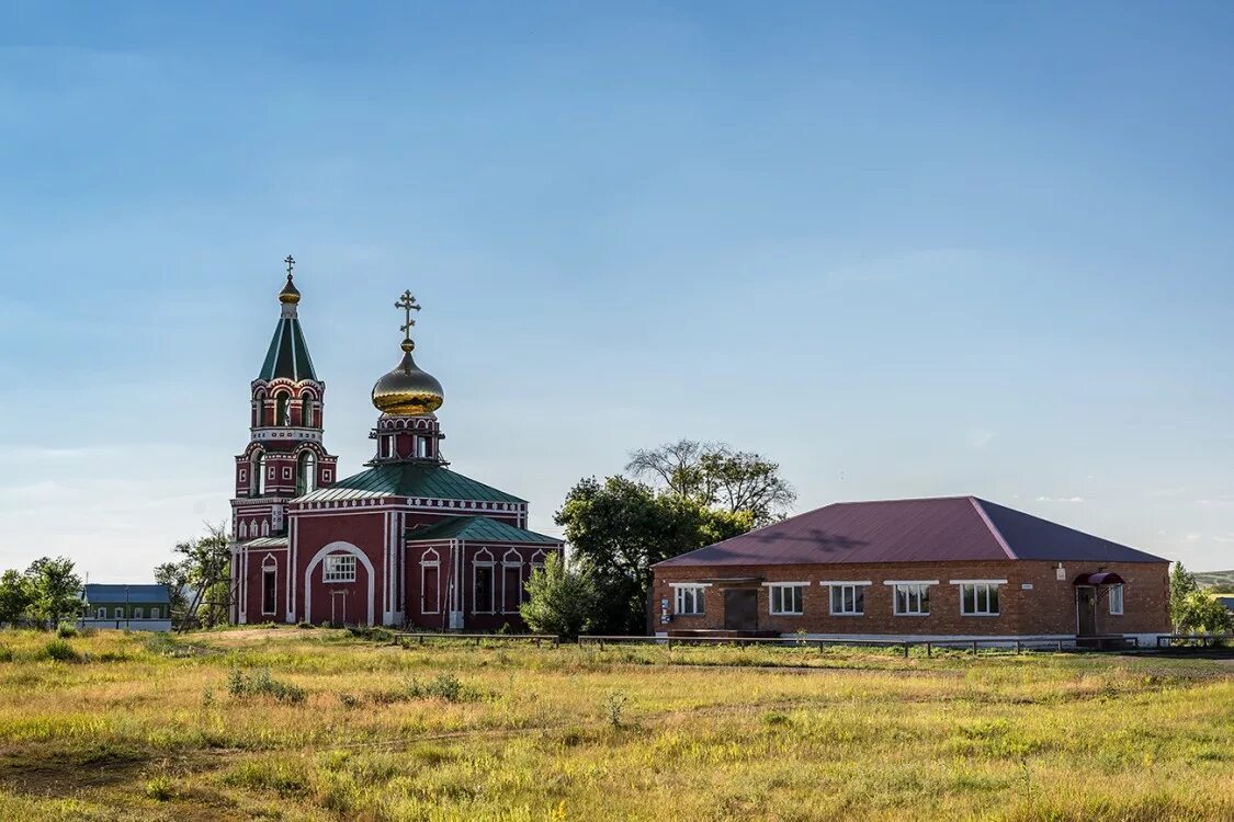 Семеновка самарская область. Церковь Михаила Архангела (ворон-Лозовка). Церковь в Лозовке Кинель-Черкасского района. Село Лозовка Самарская область Кинель Черкасский район. Село Лозовка Кинель Черкасского района.