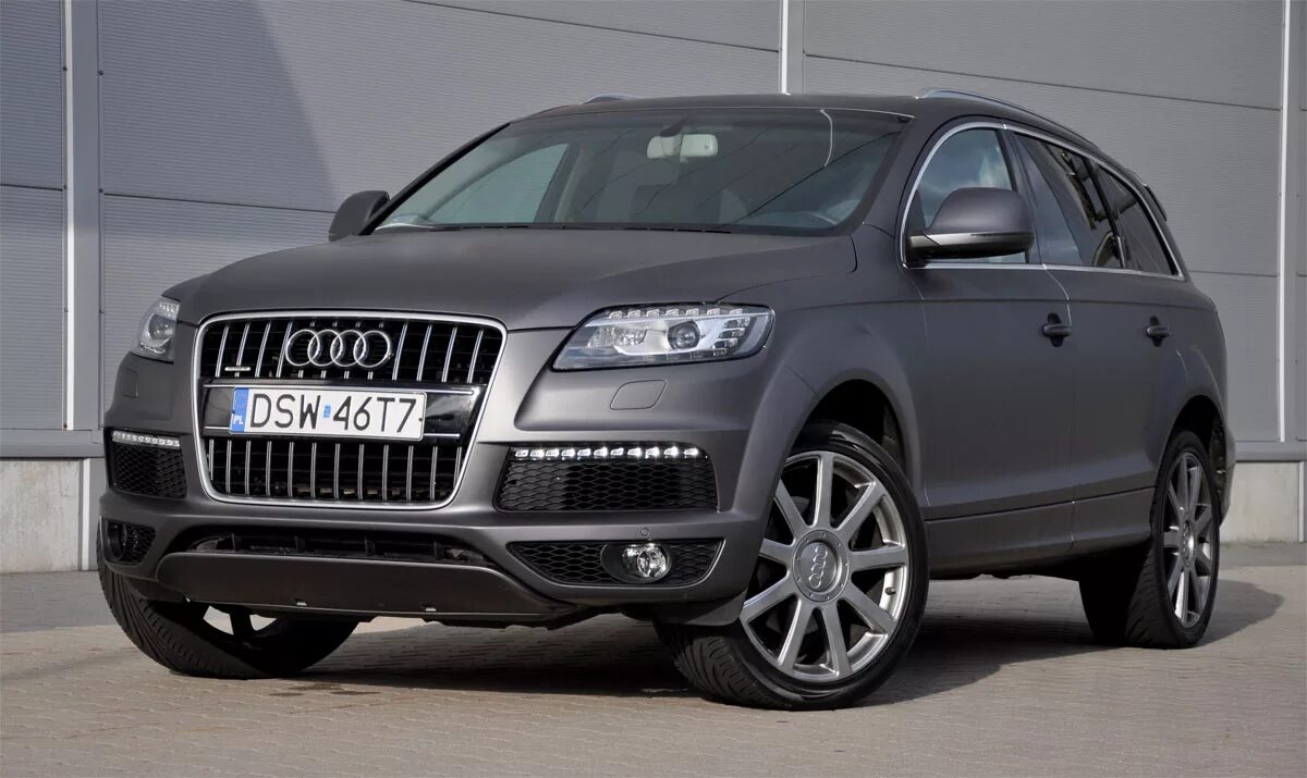 Куплю ку 7 в россии. Ауди джип q7. Audi q7 l4 Grey. Audi q7 2023. Ауди q7 серая.