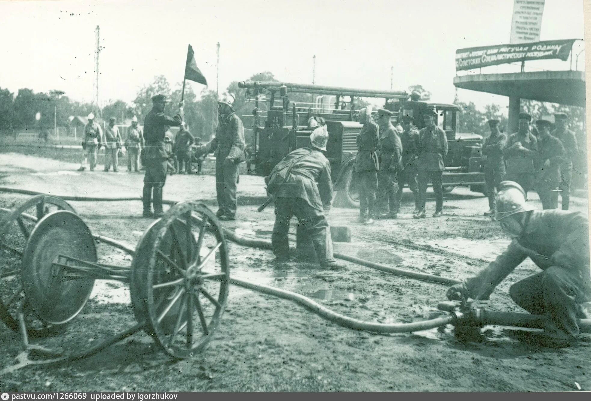 История пожарной охраны вологодской области. Становление пожарной охраны. История развития пожарной охраны. Пожарная охрана 1940. Пожарная охрана в годы революции.