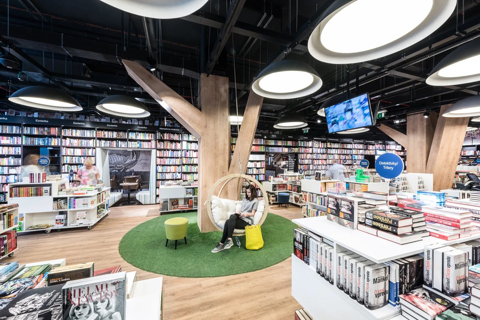 Самые популярные книжные магазины. Книжные магазины в Европе. Интерьер книжного магазина. Современный книжный магазин. Самые крутые книжные магазины.
