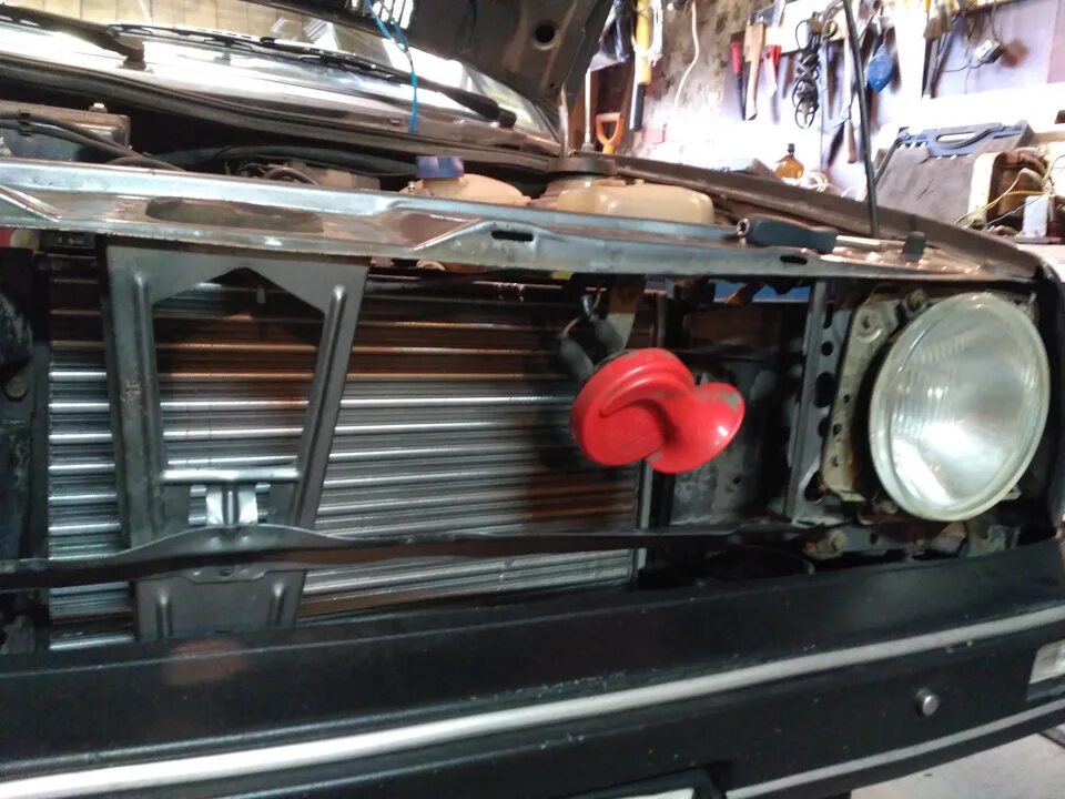 Не забудьте просверлить радиатор :) - Volkswagen Golf Mk2, 1,3 л, 1986 года поло
