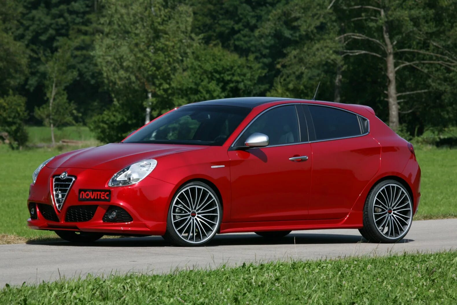 Альфа ромео 5. Alfa Romeo Giulietta. Alfa Romeo Giulietta 2014. Alfa Romeo Giulietta Tuning. Alfa Romeo Giulietta 2011 Tuning.