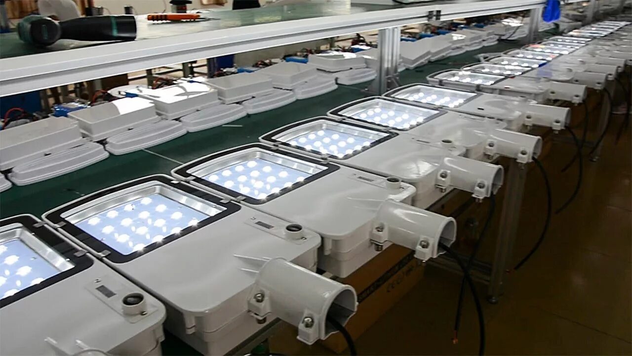 Bulb manufacturing company in india. Производство led. Usa factory lamps. Индустрия освещения. Мануфактуринг.