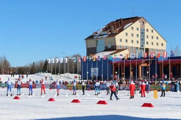 Стадион раисы сметаниной. Лыжный комплекс Раисы Сметаниной в Сыктывкаре. Стадион имени Раисы Сметаниной Сыктывкар.