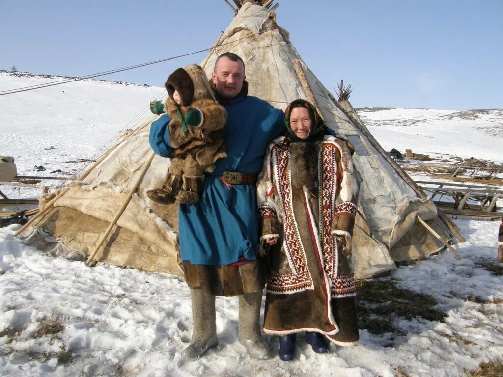 Многочисленный северный народ. Ненцы Ханты манси. Ненцы Ненецкий автономный округ. Ненцы-оленеводы кочевье. Ямал тундра ненцы.