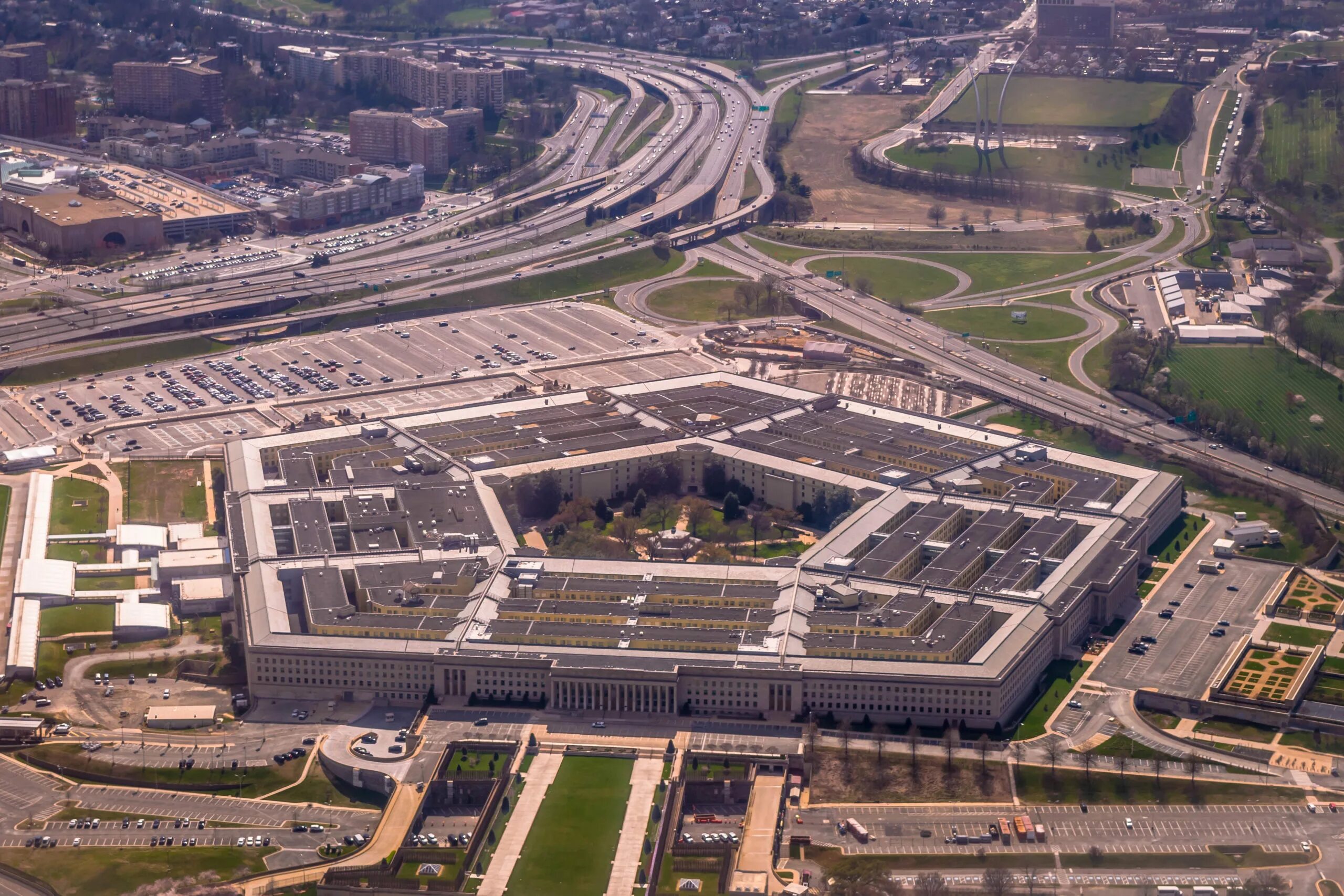 Пентагон работа. Пентагон (штат виргиния). пентагон в сша вид сверху. пентагон 2002. штаб квартира министерства обороны сша.