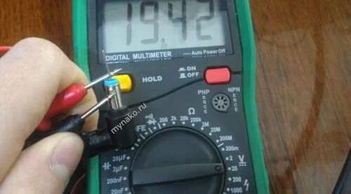 Прозвонка блока питания компьютера мультиметром. Тестирование блока питания мультиметром. Как проверить блок питания мультиметром 12v. Измерение напряжения блока питания компьютера мультиметром. Проверить сопротивление тёплого пола мультиметром.