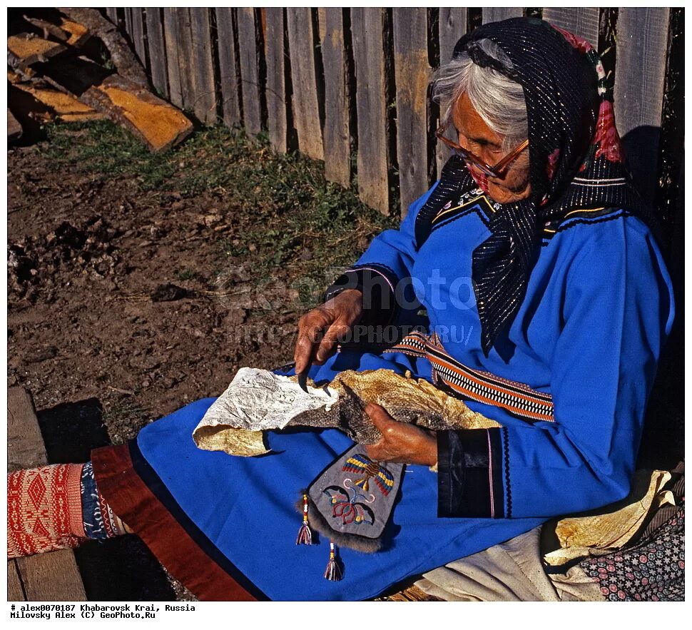 Нанайский мужской народный костюм. Ульчи народ дальнего востока. Ульчи шаманизм. Нанайцы ульчи нивхи. Ульчи народ дальнего востока.