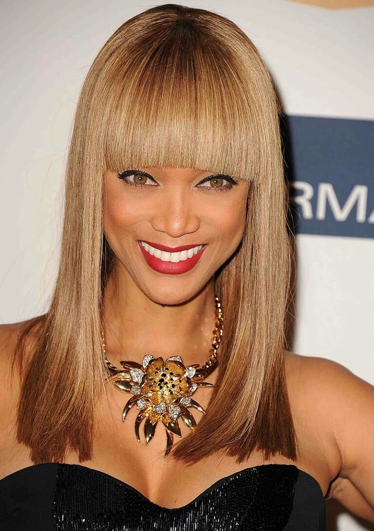 Long bob с челкой. стрижка каре на средние с удлиненной челкой. удлинённое каре с чёлкой. удлинённое карэ с чёлкой средние волосы. каскад лесенка боб.