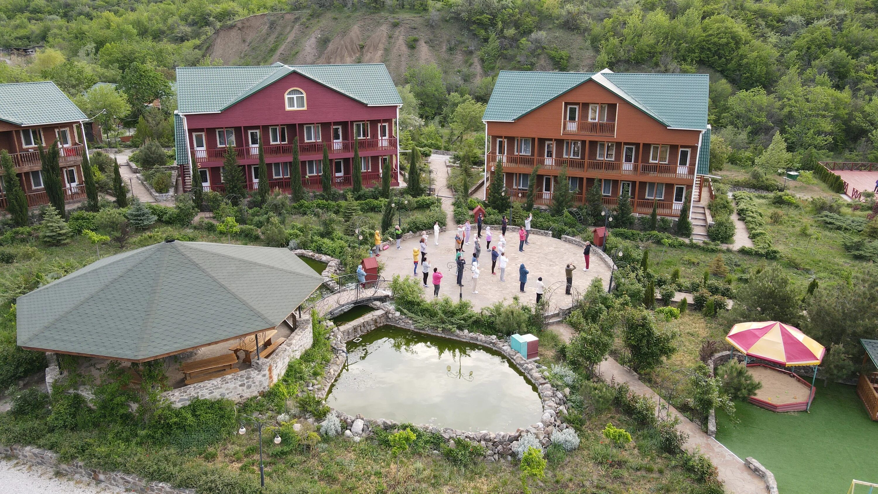 Светоч горный. Усадьба светоч горный. Усадьба славная горный алтай чемал. Светоч горный. Светоч горный алтай усадьба.