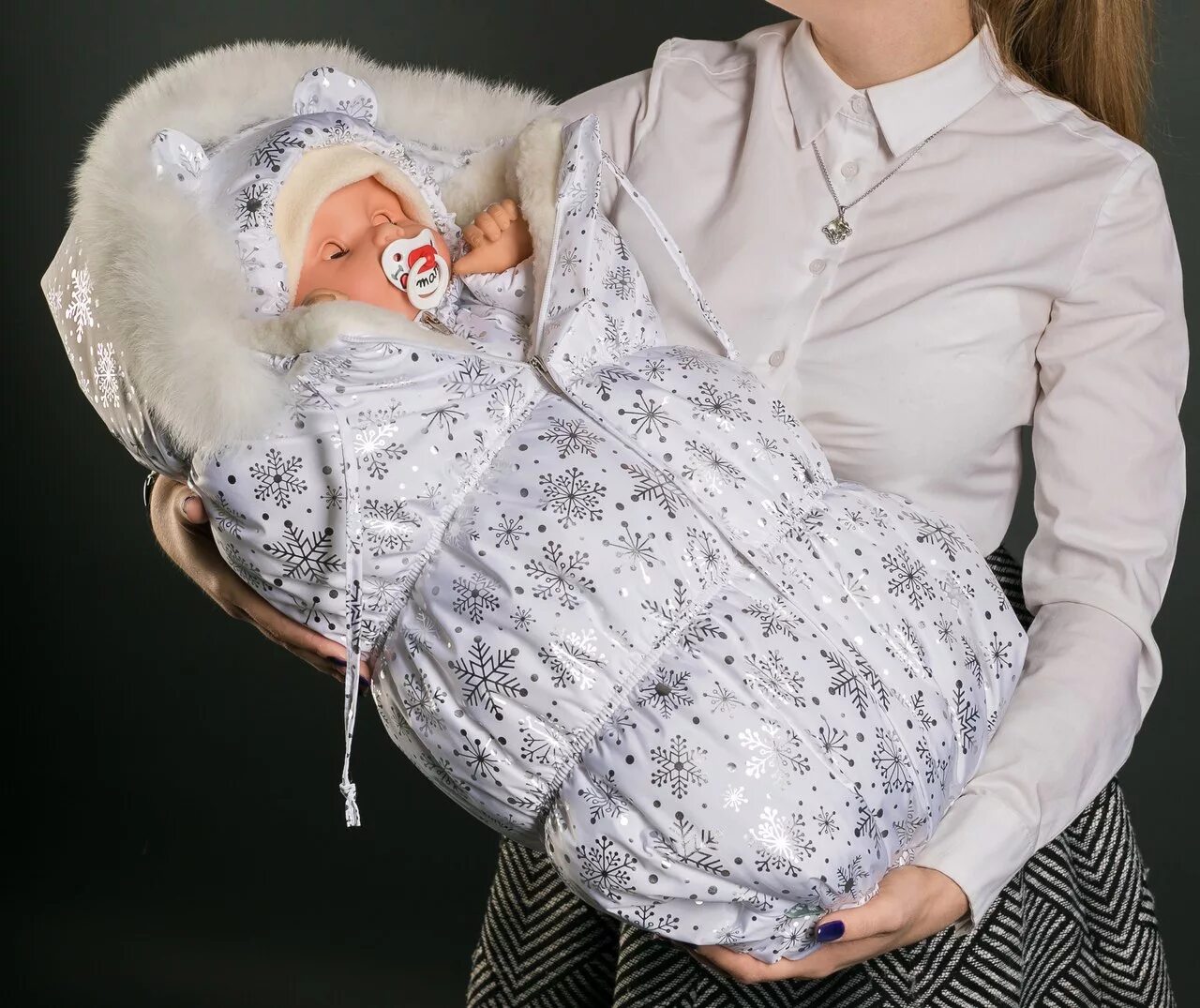 комплект на выписку для новорожденных. конверт на выписку для новорожденных. уголок для новорожденного на выписку. конверт на выписку для новорожденных зимний. выписка детей из роддома зимой.