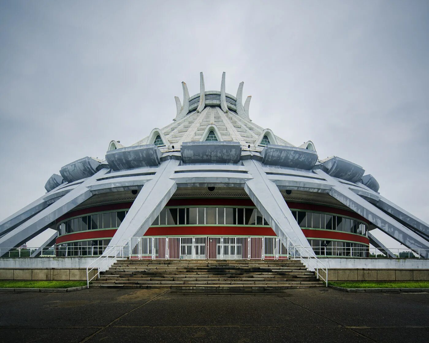 Пхеньян архитектура. Северная Корея архитектура. Храм науки в Северной Корее. Храм науки и техники в Пхеньяне