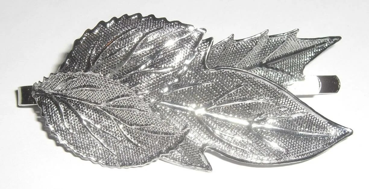 сито в виде листика. бегония сильвер леавес. цинерария приморская silverdust. настенные лампы в виде листочка. сантолина кипарис серебряные листья.