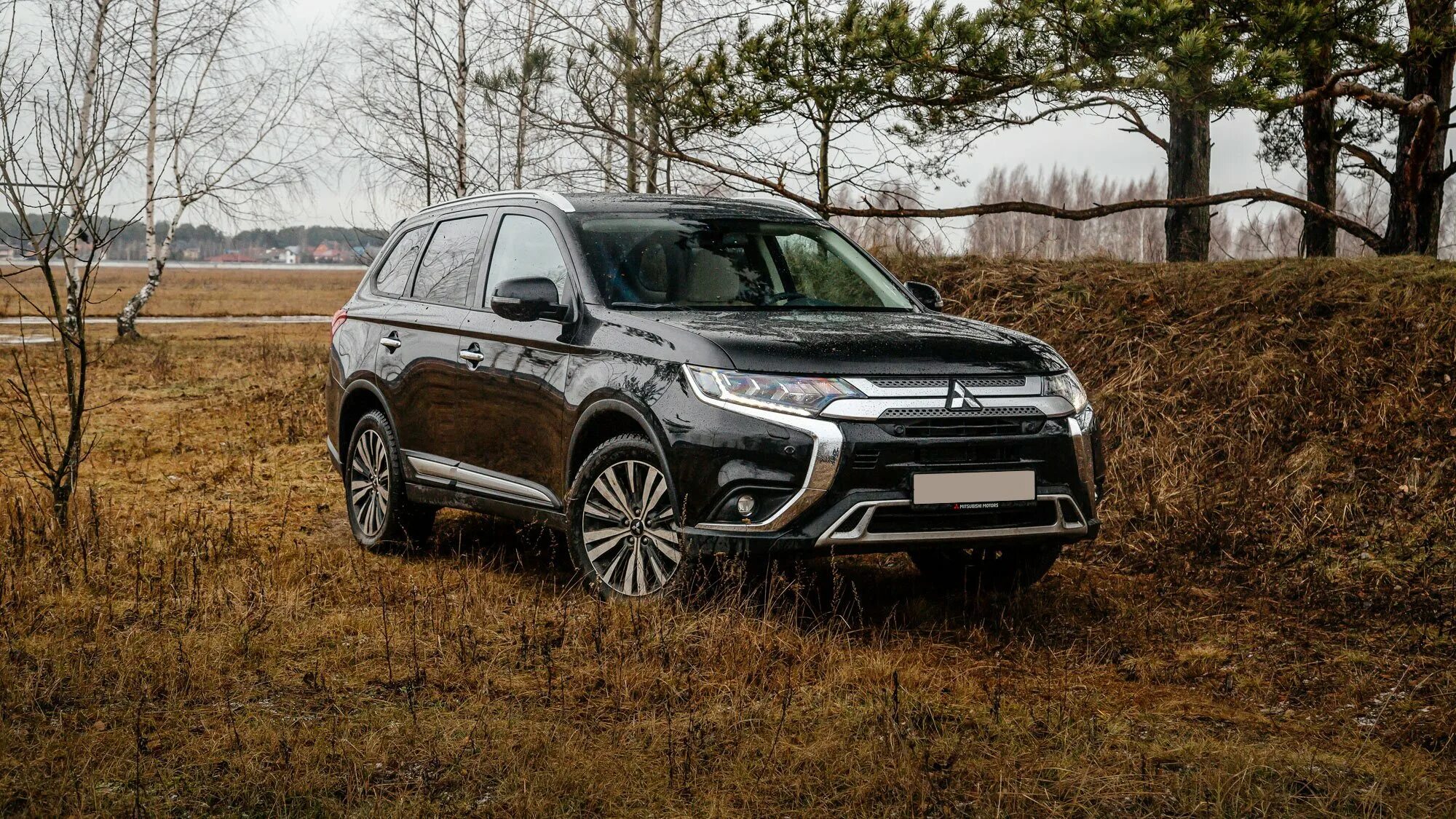 Мицубиси аутлендер россии. Мицубиси Паджеро Аутлендер. G7 Outlander. Митсубиси Аутлендер 7 мест. Outlander 2020 в профиль.