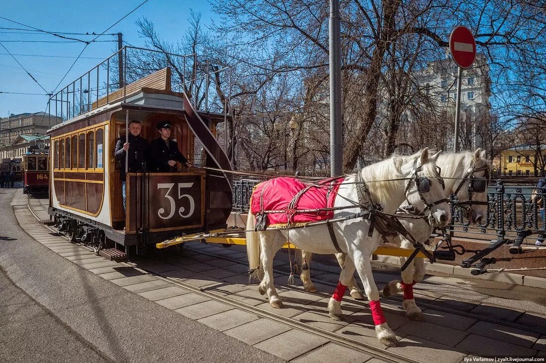 Вагоны трамвая Конка Москва. Конка железная дорога. Конка с Империалом в Москве. Конно-железная дорога Конка.