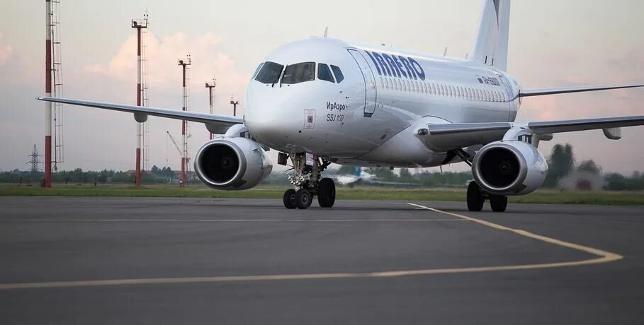 Аэропорт карбышева омск. Какие самолеты летают в омск. Какие самолеты летают в омск. Какие самолеты летают в омск. Москва с самолета.