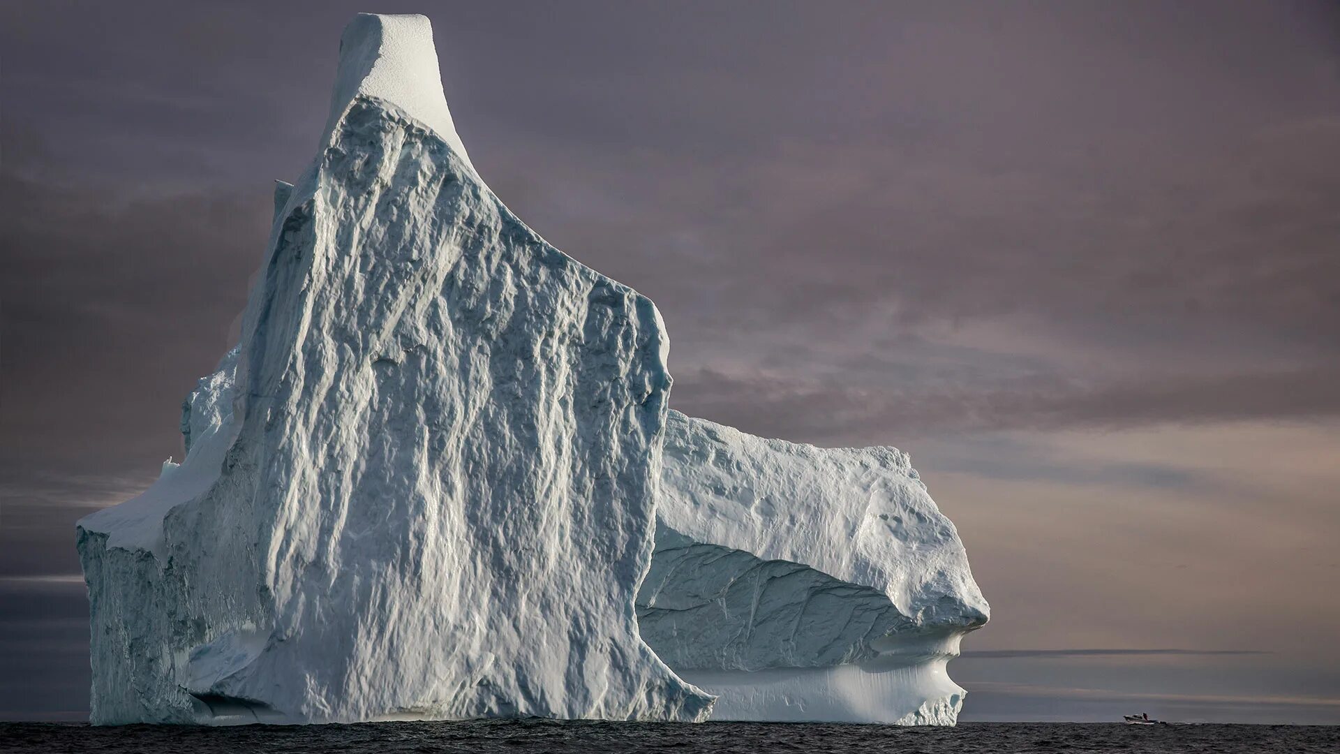 Iceberg. Пирамидные айсберги. Темный Айсберг. Куполообразные айсберги. Какая часть айсберга над водой