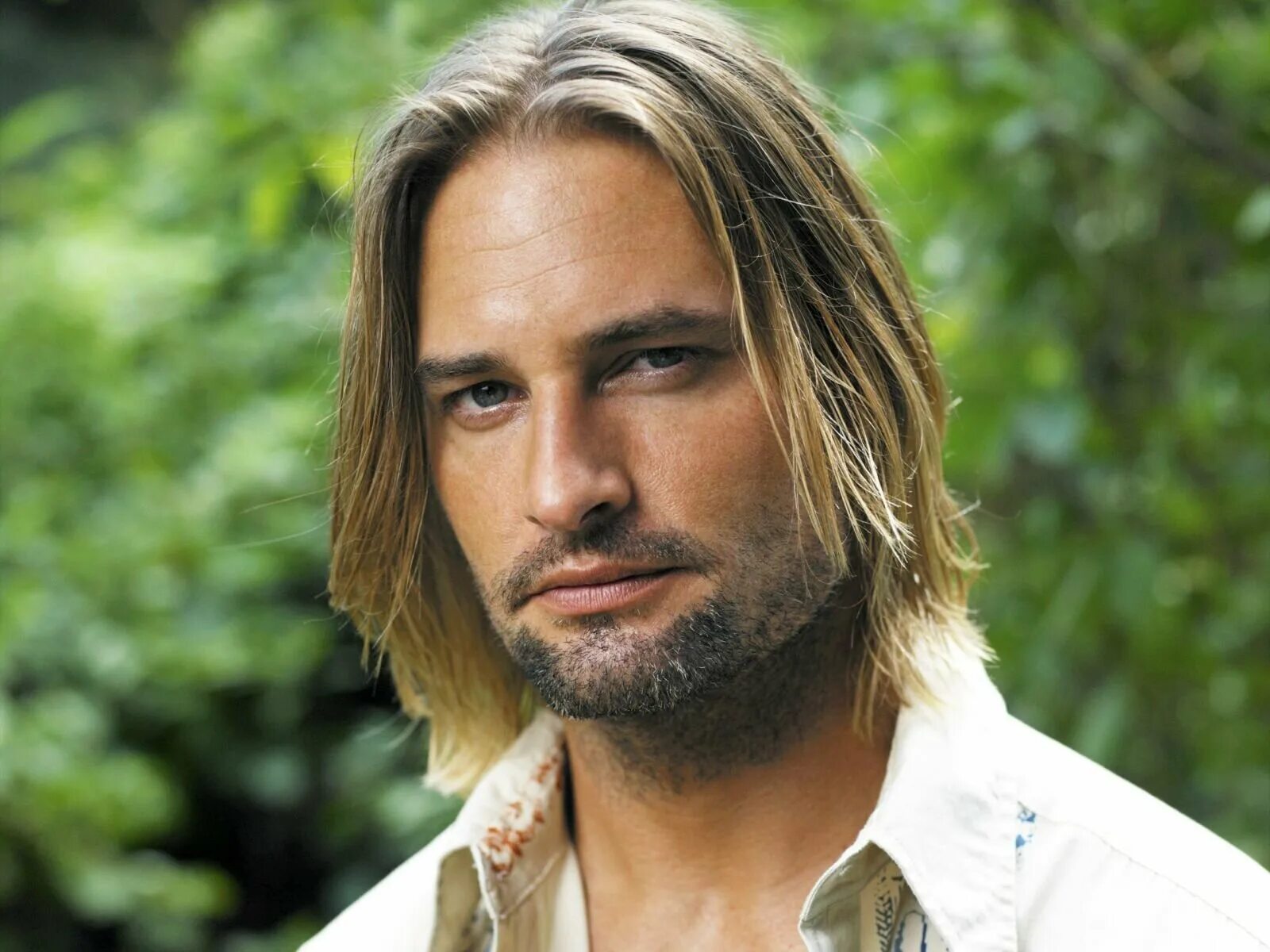 Pin by James Hoskins on Icons. in 2022 Brad pitt, Long hair styles men, Brad