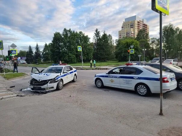 Экзамен гибдд новосибирск. Машина ДПС. ГАИ Новосибирск. Машина ГИБДД. Машины ДПС Новосибирск.