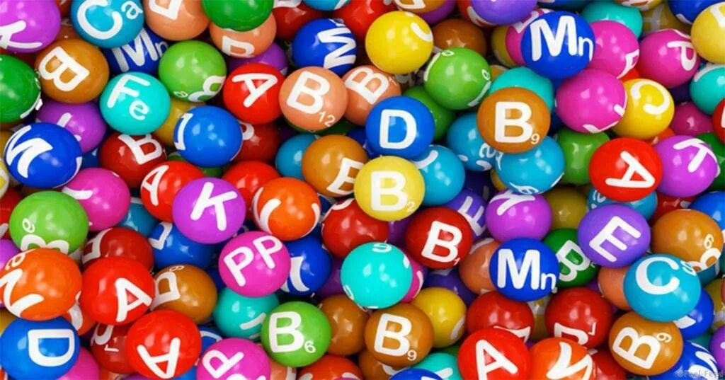 Разноцветные таблетки для детей. Разноцветные витаминки. Цветной витаминка. Витаминки тима белорусских. Цветные витамины.