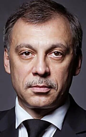 Сергей Чонишвили: вместо Назарова на мхатовской сцене. Причина расставания с Лиз
