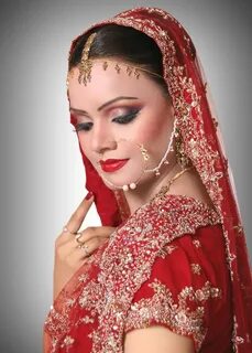 Порно әйелімен қонақ үйдегі қонақ үйінде құдасының үйінде, төсекте әйелін сиқыған