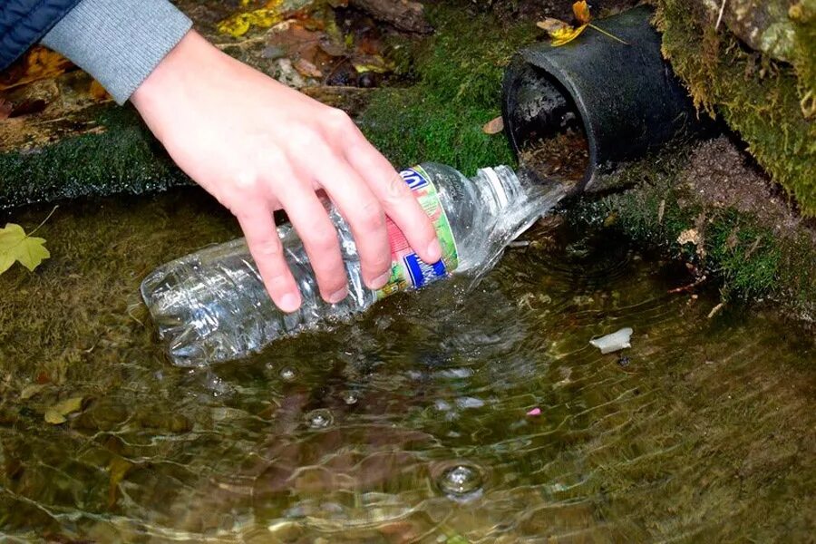 Новое видео вода. Источник воды. Родниковая вода. Минеральные воды источники. Питьевые подземные воды.