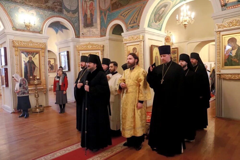 Николая на рогожке. Храм свт. Храм николая мирликийского в зеленограде настоятель. Никольский храм зеленоград священники. Никольская церковь абакан.