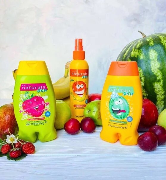 Naturals kids. Avon naturals Kids. Эйвон naturals Kids. Детские средства эйвон натуралс. Набор для купания детский эйвон.