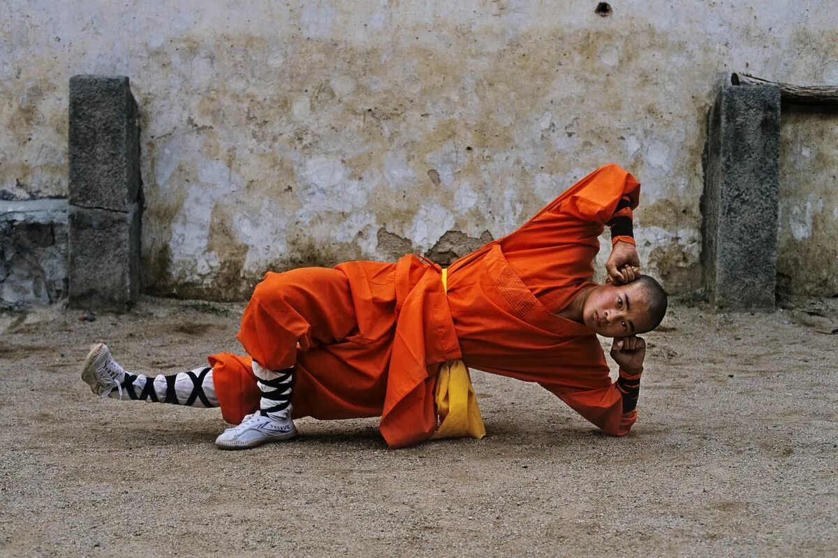 Тибетские горловые монахи. Стив МАККАРРИ буддийские монахи. Кунг-фу монастырь Шаолинь. Боевые монахи монастыря Шаолинь. Стив МАККАРРИ (Steve MCCURRY) фотограф.