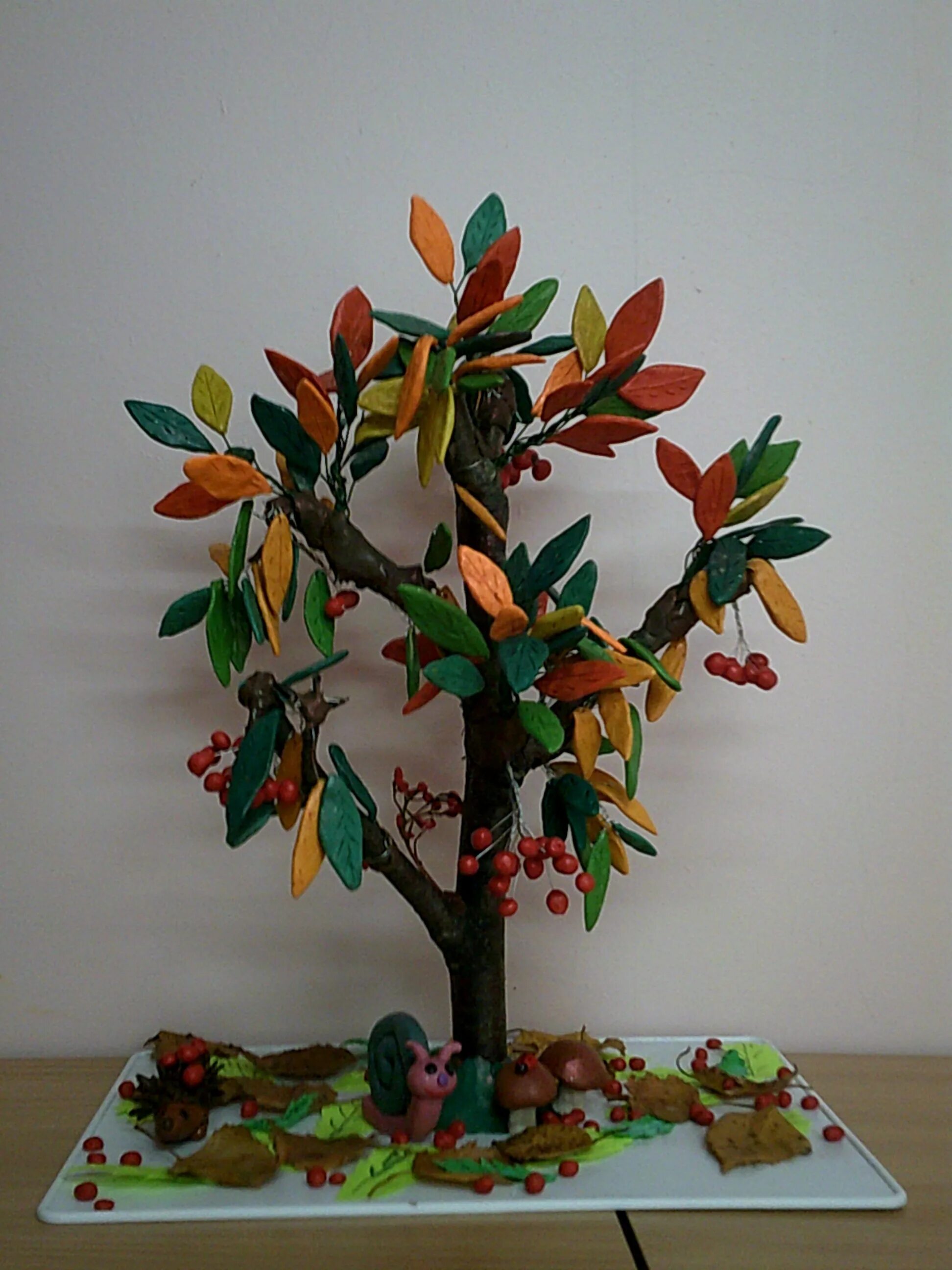 деревья поделки в детском саду. конструирование из бумаги дерево. поделка дерево. осеннее дерево своими руками. поделка дерево.