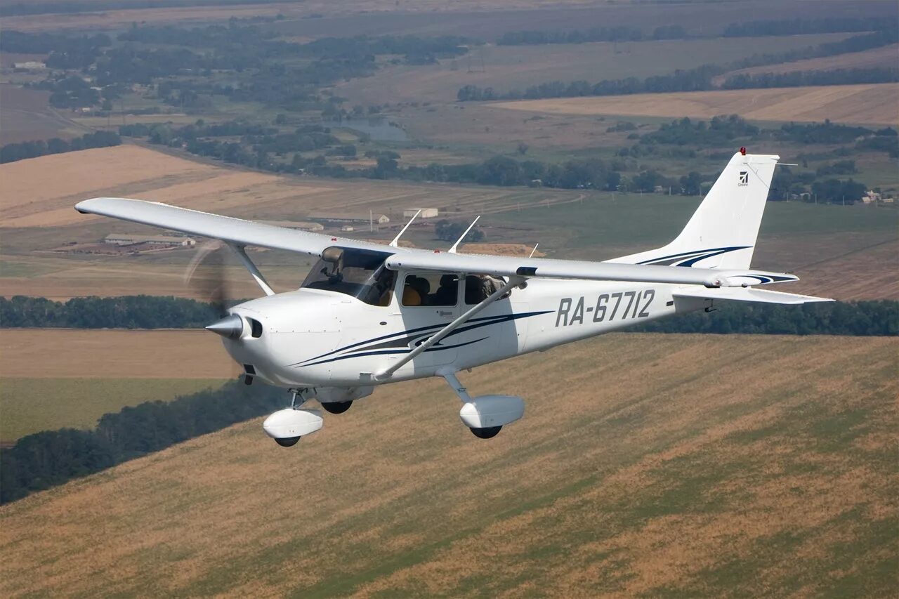 Легкая авиация. Цесна одномоторный самолет. Cessna 172s. Малая Авиация легкомоторный самолет. Легкомоторный самолет «Ермак ОА 2994 гольф.