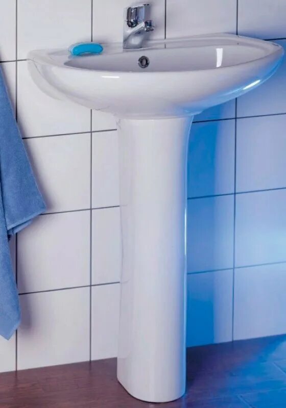 Раковина 57. Раковина на пьедестале серого цвета купить екатеринбург. Пьедестал для смесителя. C854221wh joy раковина am. Basin на белом фоне.