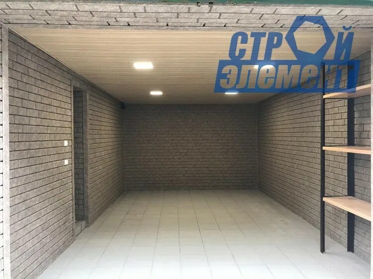 Кирпичный гараж изнутри. Кирпичный гараж изнутри. Гараж из кирпича внутренняя отделка. Гараж кирпичный внутри. Гараж гск внутри.