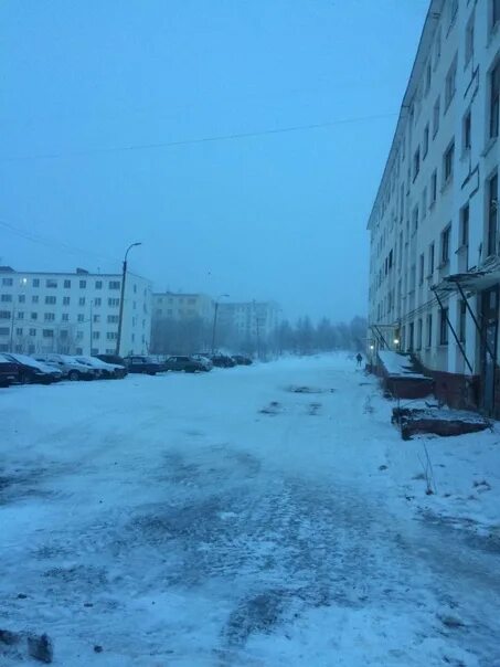 Город никель фото 2023 года. Пгт никель старые фото. Значок кольская сверхглубокая купить. Никелю быть в никеле жить. Всемирный день снега 15 января гифки.