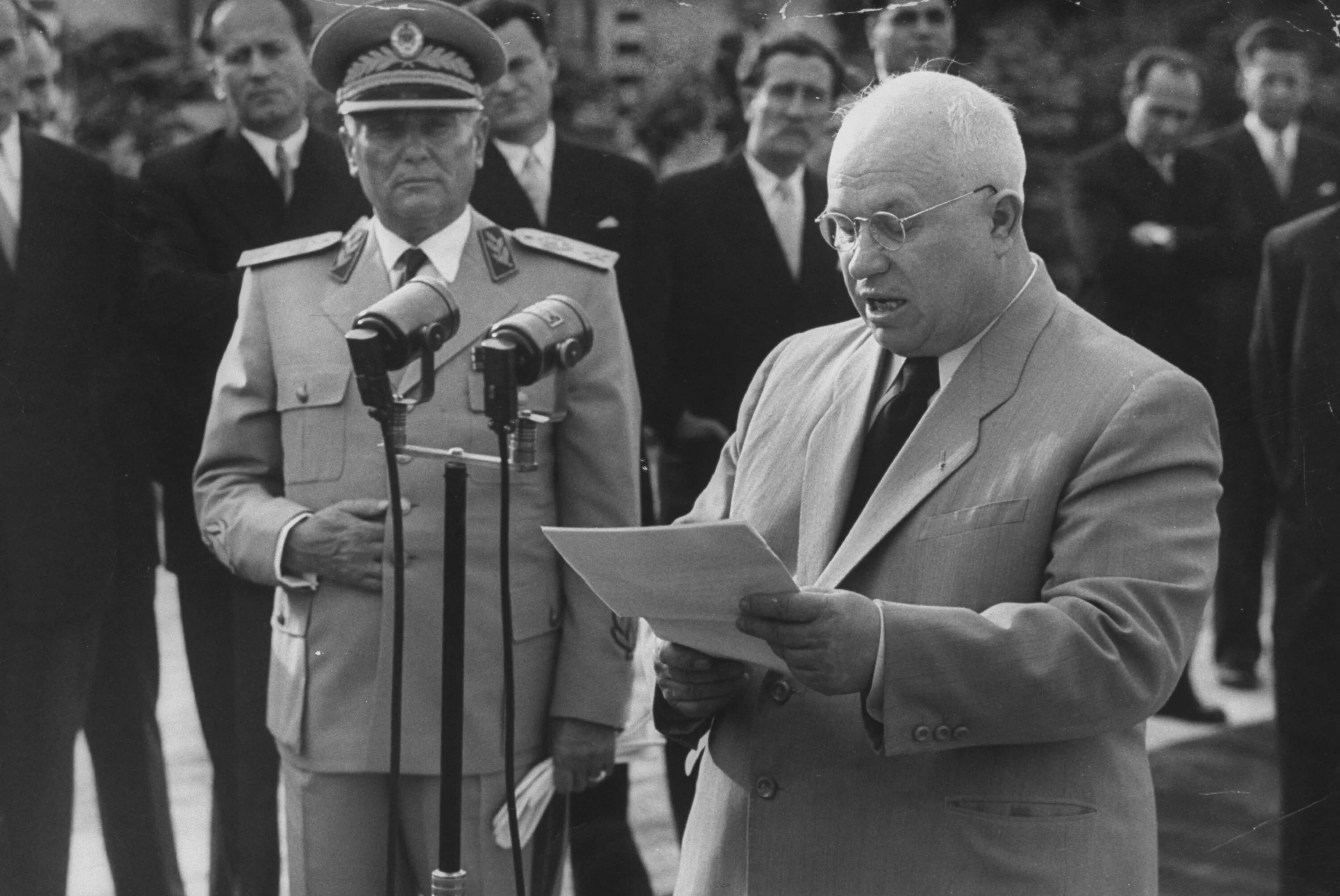 Югославия 1953. Тито и Хрущев 1955. Иосип Броз Тито и Хрущев. Хрущев в Югославии 1955.