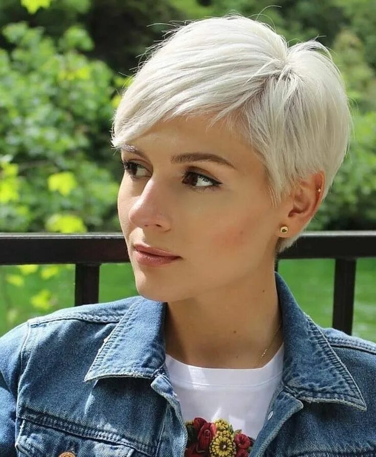 Short hair cuts. Стрижка Пикси Калманович. Стрижка “Pixie” (Пикси). Пикси тренд 2022. Короткая Пикси 2022.