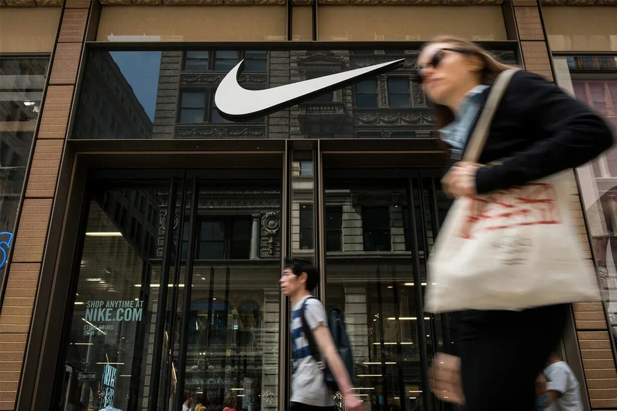 Завод найк в Америке. Компани Nike. Сотрудники найк. Здание найк.