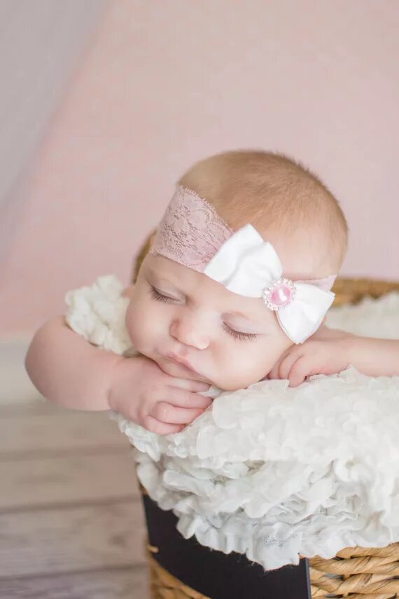 детские повязки на голову. повязки для малышей. повязка новорожденному. повязки для новорожденных. повязка на голову для новорожденной девочки.