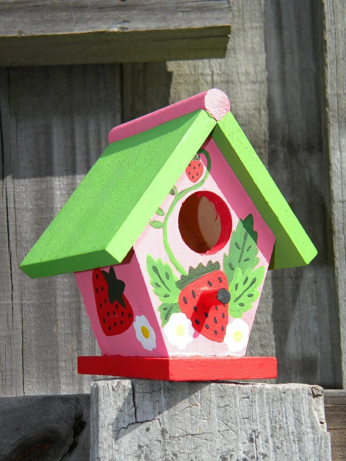 розовый скворечник