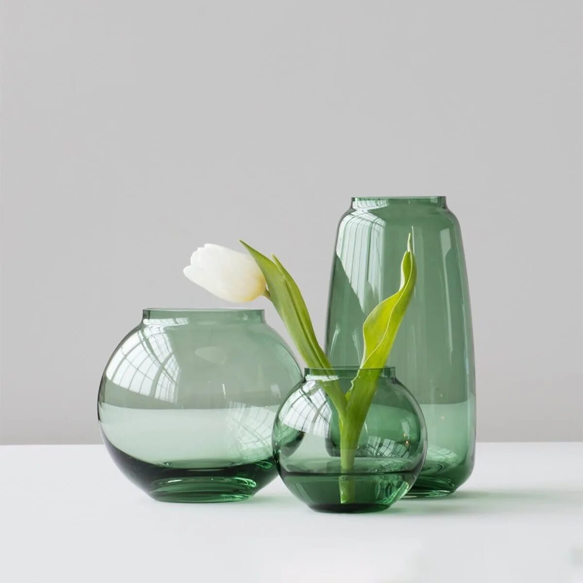 вазы стекло оригинальные. стеклянные вазы в интерьере. вазы стекло оригинальные. ваза в скандинавском стиле. вазы из стекла для цветов.