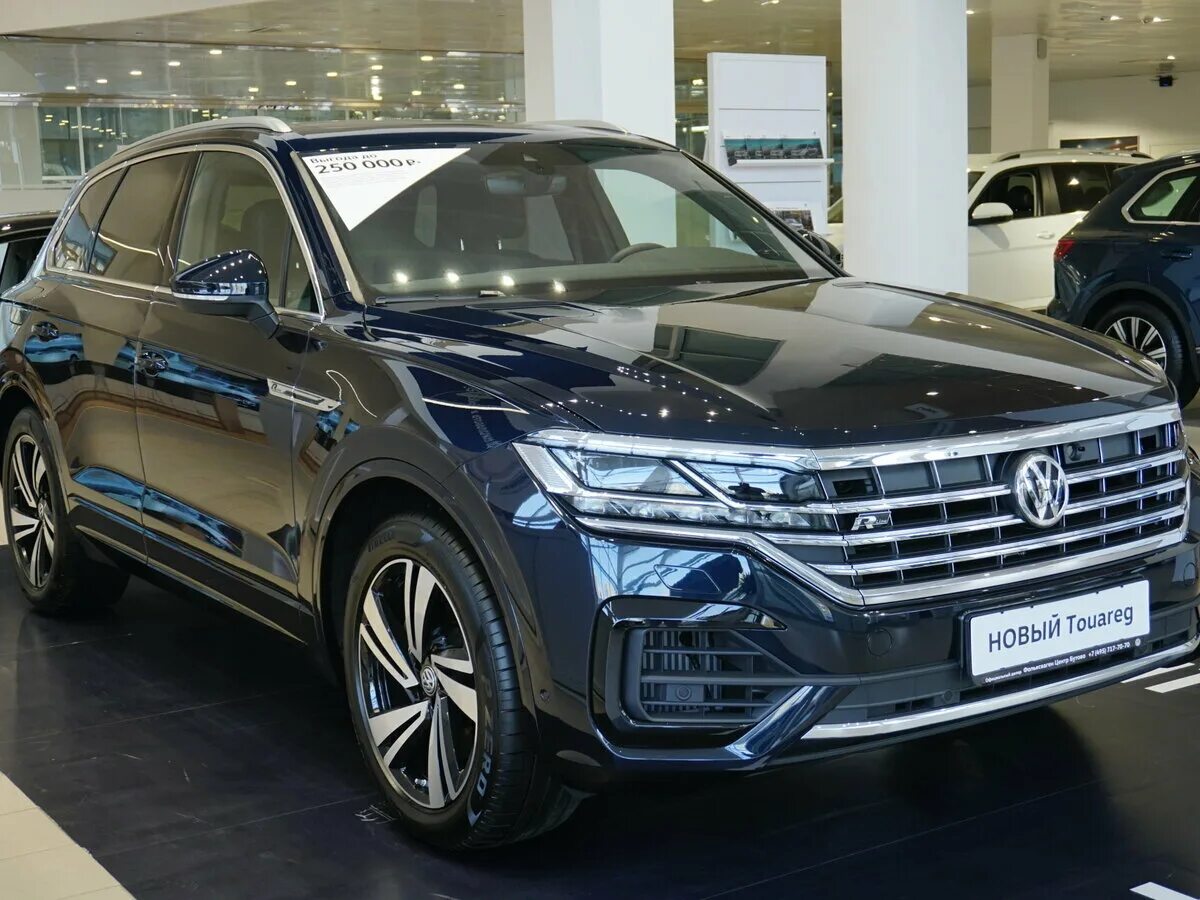 Синий Туарег 2018. Volkswagen touareg 2018