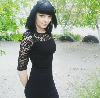 Кызыл девушки