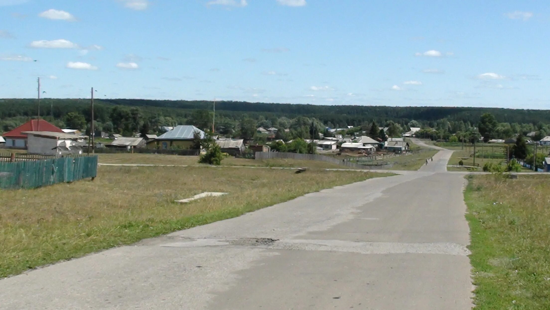 Погода в новоперуново алтайского края. Новоперуново Алтайский край. Село Новоперуново Тальменский район Алтайский край. Школа Новоперуново. Село Новоперуново фото.